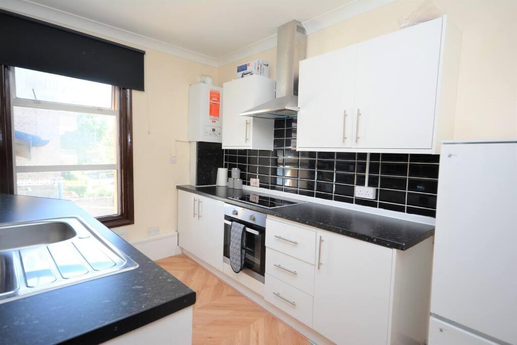 Apartament Lovely 3bedroom *